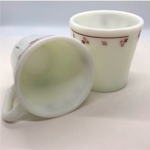 Pyrex Vintage ‘Burgundy Rose’ Mugs - Lot of 2 - Picture 2 of 4